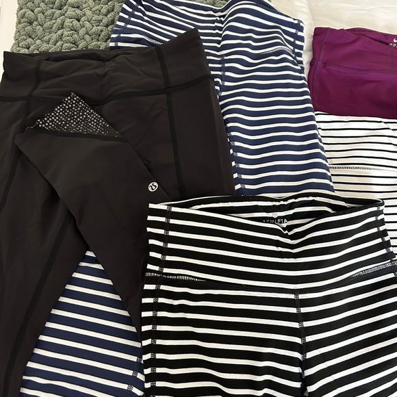 Huge LOT of women’s workout clothing!! - Picture 2 of 16